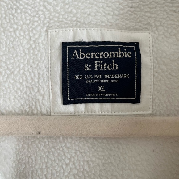 Abercrombie & Fitch Sherpa Jacket - Picture 2 of 5